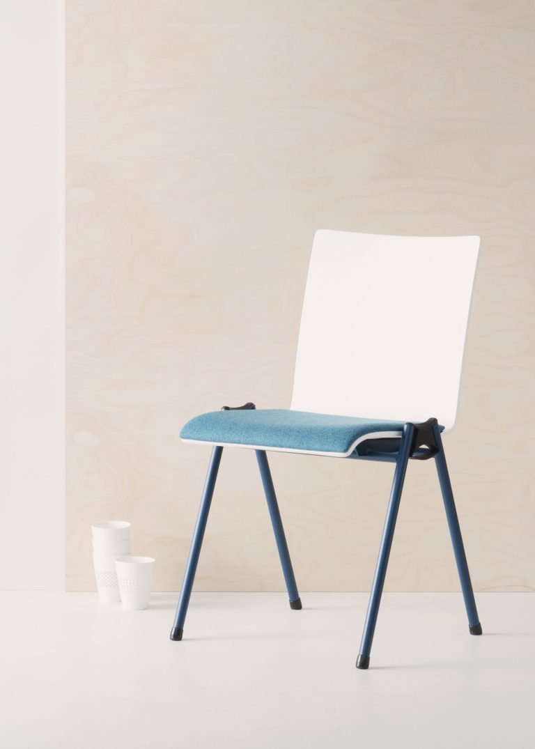 vepa_Cosi 20 RAL 9010 helder wit RAL 5020 oceaanblauw Blazer CUZ3B_uitsnede scaled 1
